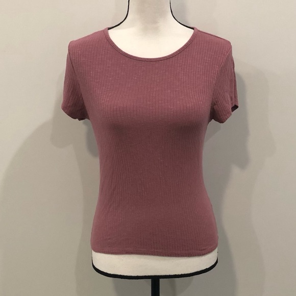 Urban Episode Open Back Top - Picture 2 of 4